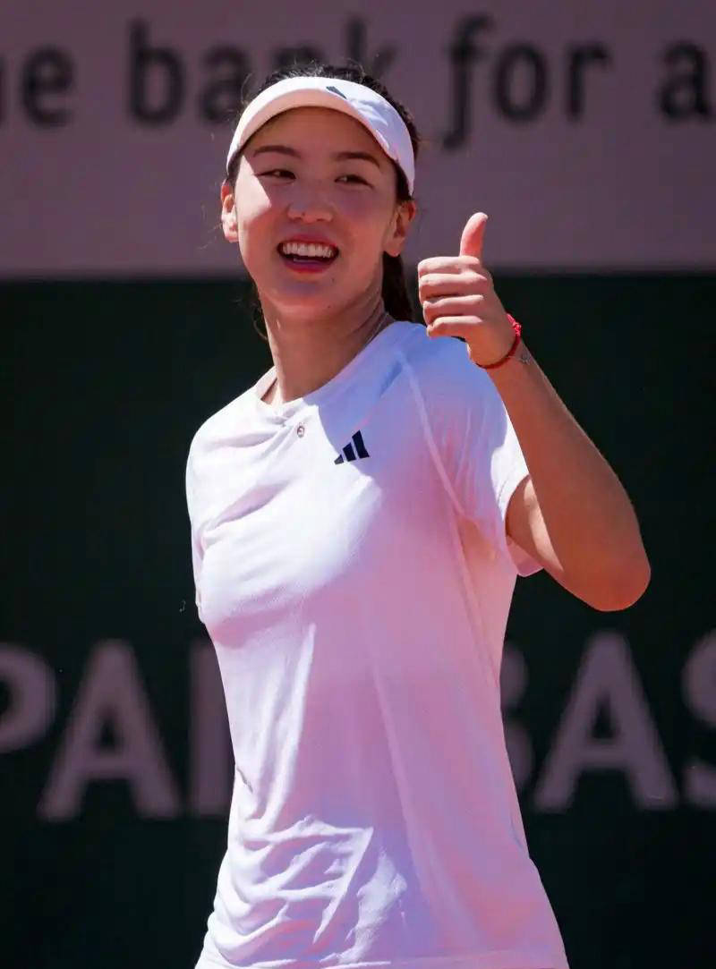 街道被朝阳 街道被朝阳